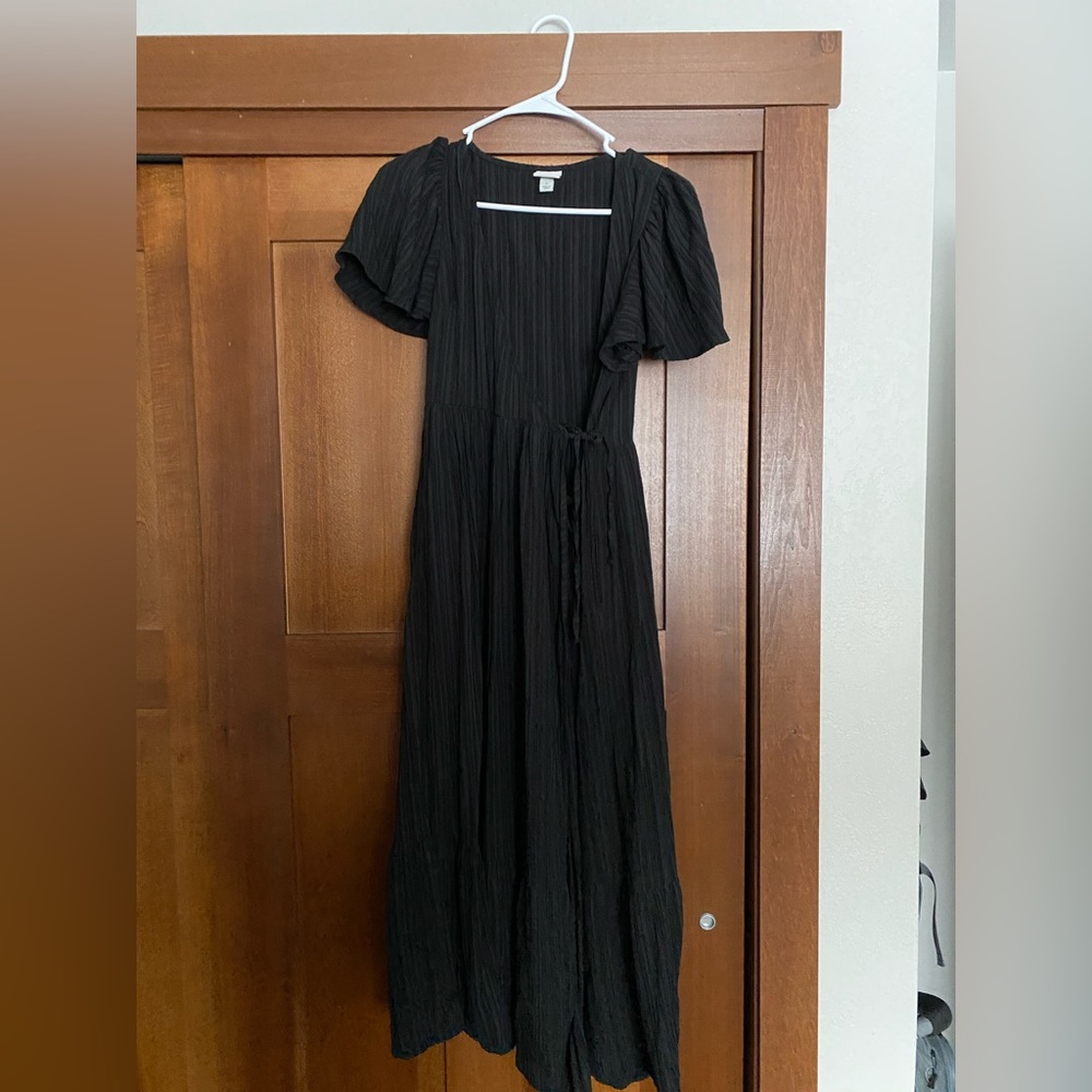 Black, short sleeve, ribbed, wrap dress